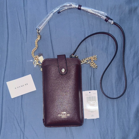 NWT Coach Cranberry Phone Crossbody& Gold Chain perfect for hands-free travel - Picture 3 of 8